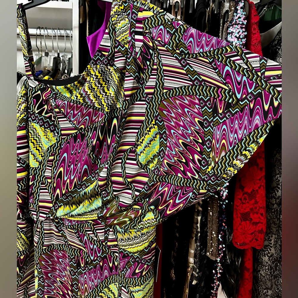 NWT Sexy, Vibrant & Fun Dress 👗 Lightweight Dress - Size 16 / XL 💜🩷💚💛🩵 - Picture 2 of 9